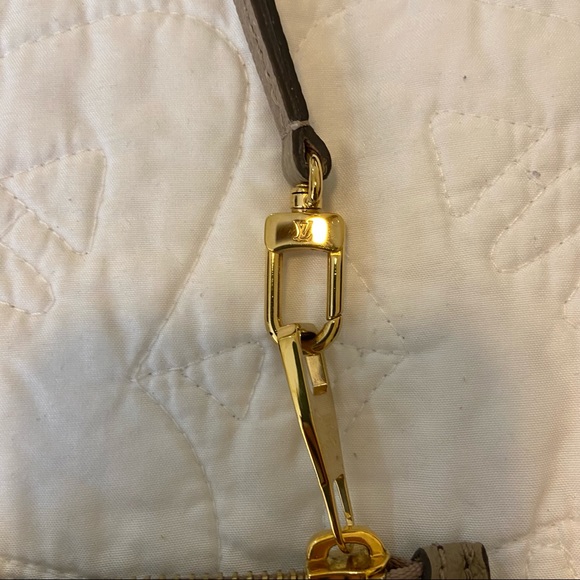 Louis Vuitton Giant Empreinte MM Pochette Turtle Dove/Tourterelle - Picture 5 of 8